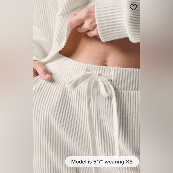 Alo Yoga NWOT Muse Sweatpants Ivory Size L - Picture 5 of 11